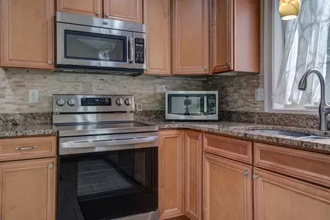 Kitchen - 1 Autumn Dr, Easthampton, MA 01027 photo 2 of 2