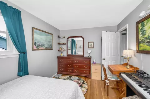 Bedroom - 103 Westwind Rd, Lowell, MA 01852 photo 7 of 7