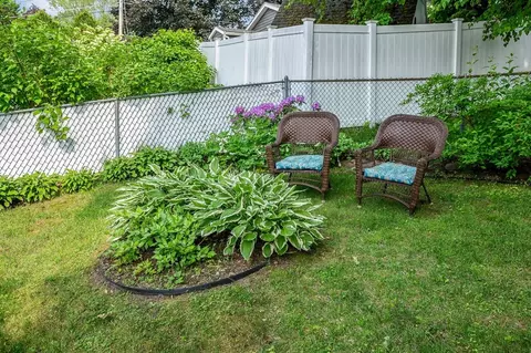 Exterior - 103 Westwind Rd, Lowell, MA 01852 photo 4 of 6