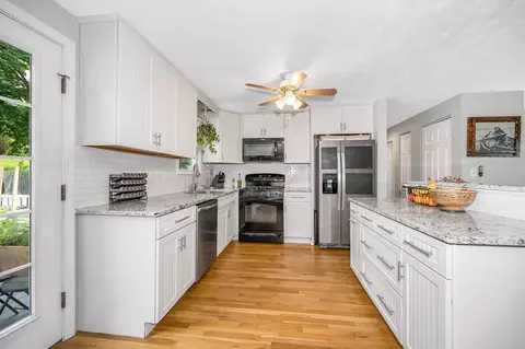 Kitchen - 103 Westwind Rd, Lowell, MA 01852 photo 1 of 2