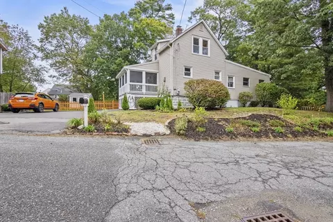 19 Saint Margaret St, Weymouth, MA 02189