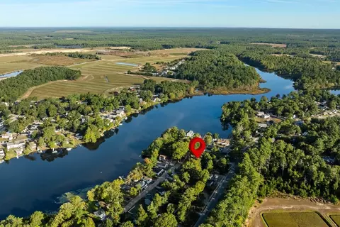 25 Lakeview Dr, Wareham, MA 02538