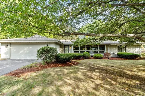 5 Montcastle Dr, Chelmsford, MA 01824