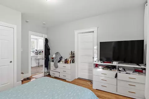 12 Windsor St, Worcester, MA 01605 photo 8