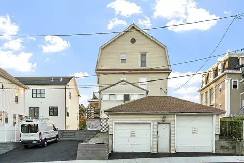 12 Windsor St, Worcester, MA 01605 photo 2