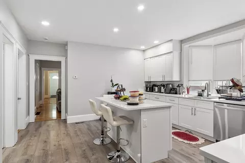 12 Windsor St, Worcester, MA 01605 photo 6