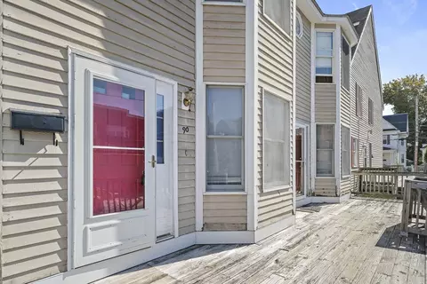 90 Belmont St #90, Lowell, MA 01851