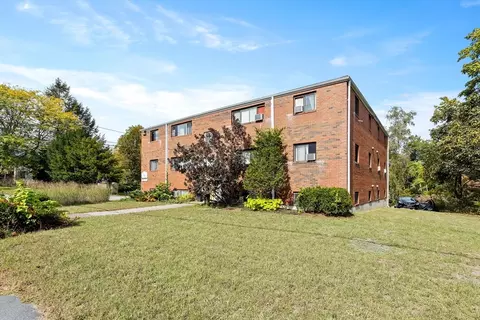 108 E Main St #2, Ayer, MA 01432