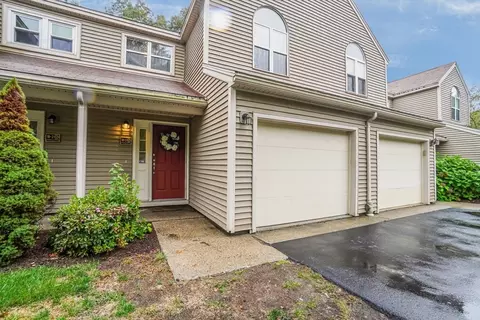 18 Thayer Pond Dr #3, Oxford, MA 01537