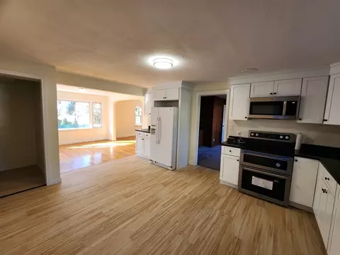 Kitchen - 236 Pondview Dr, Springfield, MA 01118 photo 2 of 5