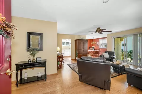 220 Fellsview Ter #223, Stoneham, MA 02180