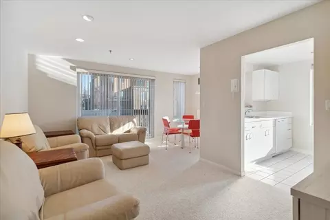 950 Massachusetts Ave # 417, Cambridge, MA 02139