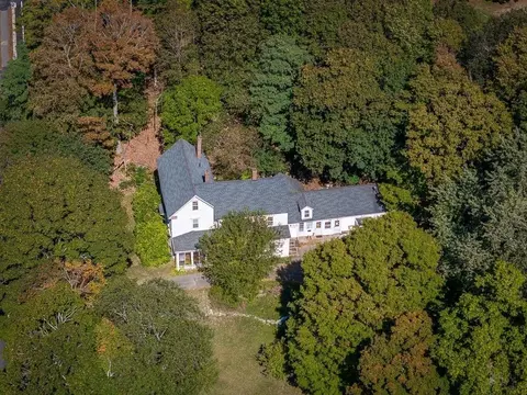 98 Main St, Wenham, MA 01984