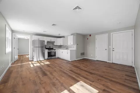 425 Main St #D, Chatham, MA 02633