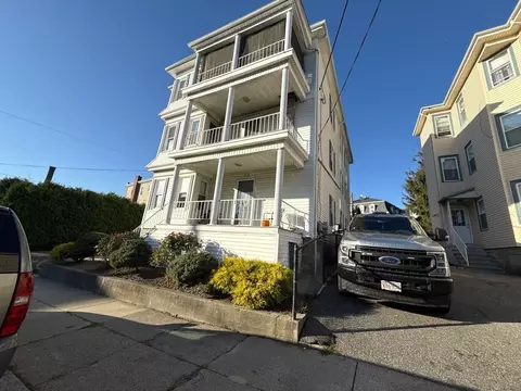 36 Palmer St, Fall River, MA 02724 photo 2