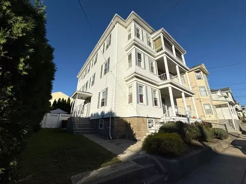 36 Palmer St, Fall River, MA 02724 photo 4