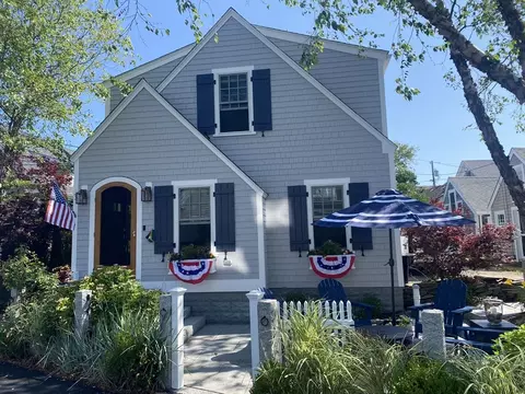 3 Atlantic Ave, Provincetown, MA 02657