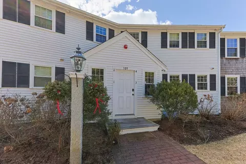 109 Misty Meadow Ln #2, Chatham, MA 02650