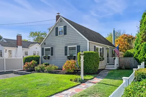 43 Ocean Ave, Marblehead, MA 01945