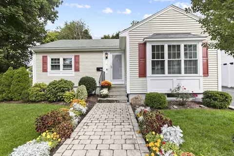 166 Phipps St, Quincy, MA 02169