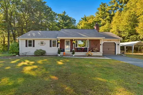 178 County Rd, Southampton, MA 01073