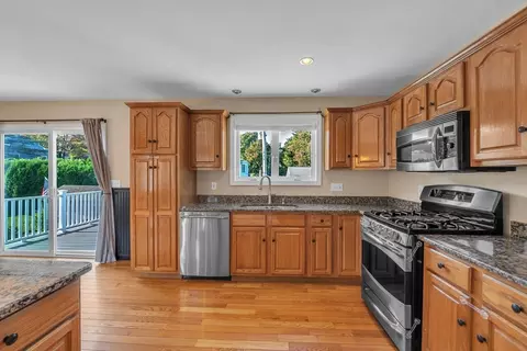 133 Derby St, Worcester, MA 01604 photo 6