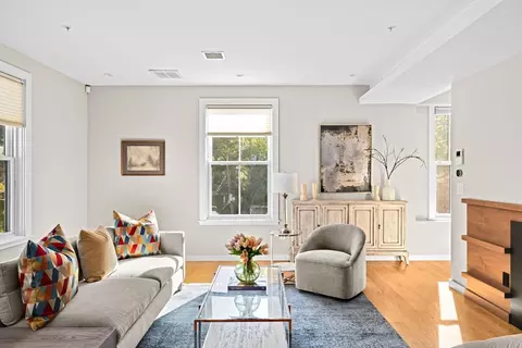 56-58 Perry St #4, Brookline, MA 02446 photo 6
