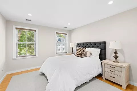 56-58 Perry St #4, Brookline, MA 02446 photo 9