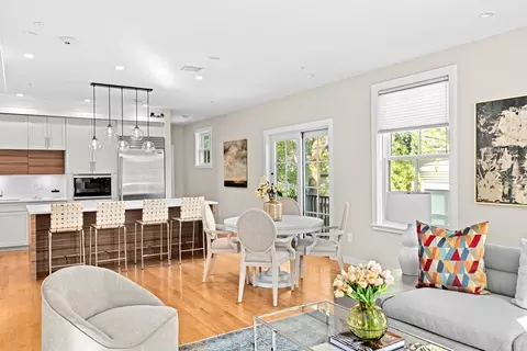 56-58 Perry St #4, Brookline, MA 02446 photo 3