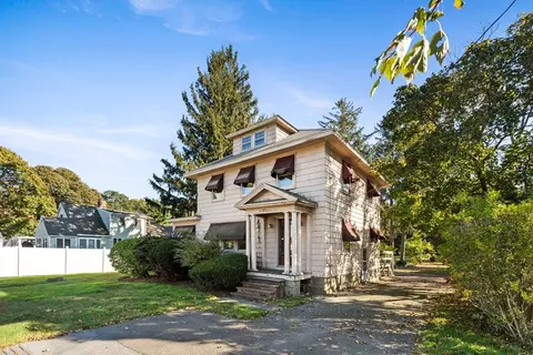807 Salem St, Lynnfield, MA 01940
