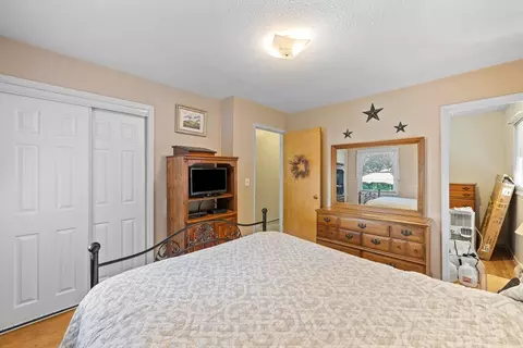 Bedroom - 6 Hingham Rd, Worcester, MA 01606 photo 6 of 6