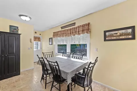 Dining - 6 Hingham Rd, Worcester, MA 01606 photo 1 of 1