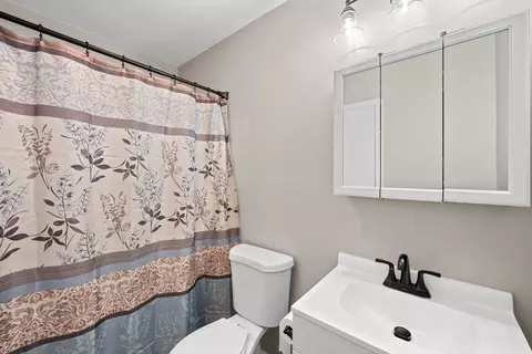 Bath - 6 Hingham Rd, Worcester, MA 01606 photo 1 of 1