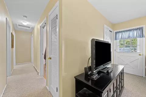 Entry Way - 6 Hingham Rd, Worcester, MA 01606 photo 1 of 1