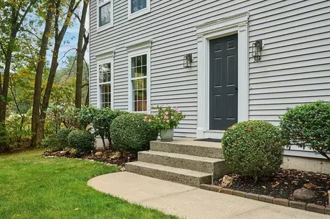 384 Spring St, Florence, MA 01062 photo 3