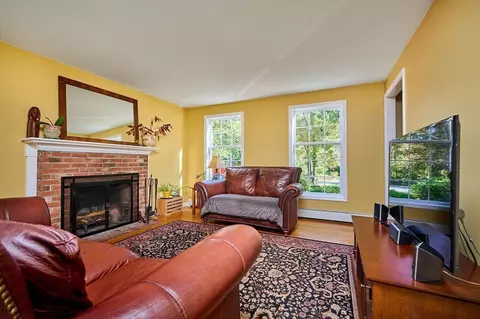 384 Spring St, Florence, MA 01062 photo 5