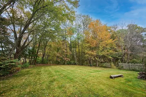 384 Spring St, Florence, MA 01062 photo 34