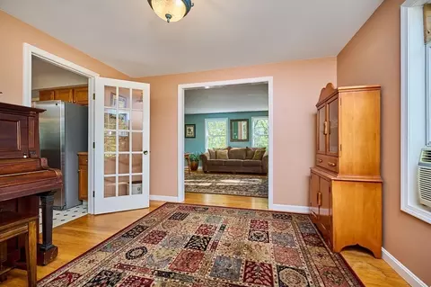 384 Spring St, Florence, MA 01062 photo 16
