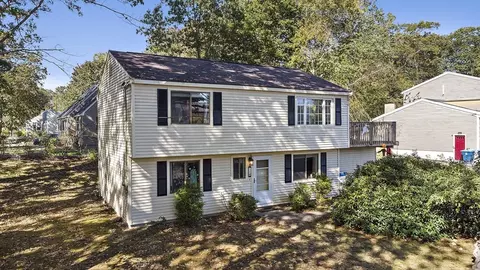 54 Mascuppic Trl, Tyngsborough, MA 01879