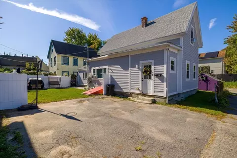 17 Riley St, Worcester, MA 01610