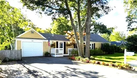 15 Sharon Rd, Yarmouth, MA 02664