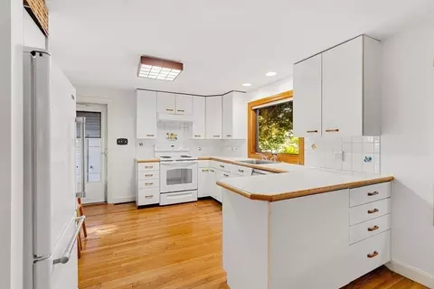 9 Pearson St, Beverly, MA 01915 photo 10
