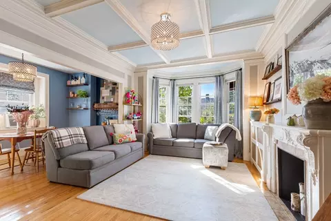 569 Franklin St #1, Melrose, MA 02176