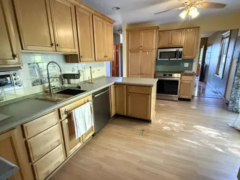 11 Margin St, Worcester, MA 01604 photo 9