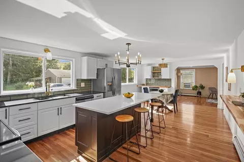 12 Arthur St, Seekonk, MA 02771