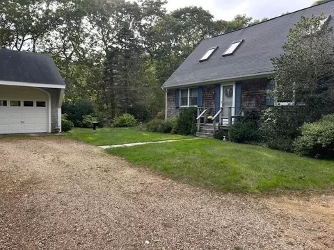 52 Old Coach Rd, West Tisbury, MA 02568