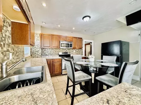 21 Herman St, Springfield, MA 01108 photo 6
