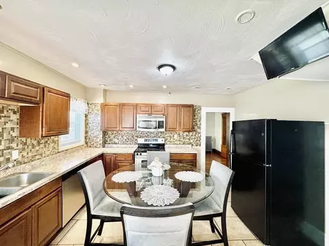 21 Herman St, Springfield, MA 01108 photo 7