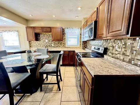 21 Herman St, Springfield, MA 01108 photo 5