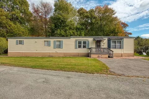 305 Turnpike St237 5th St #237, Easton, MA 02375